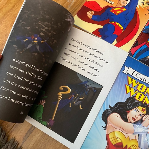 DC Superhero Book Bundle - Picture 3 of 9